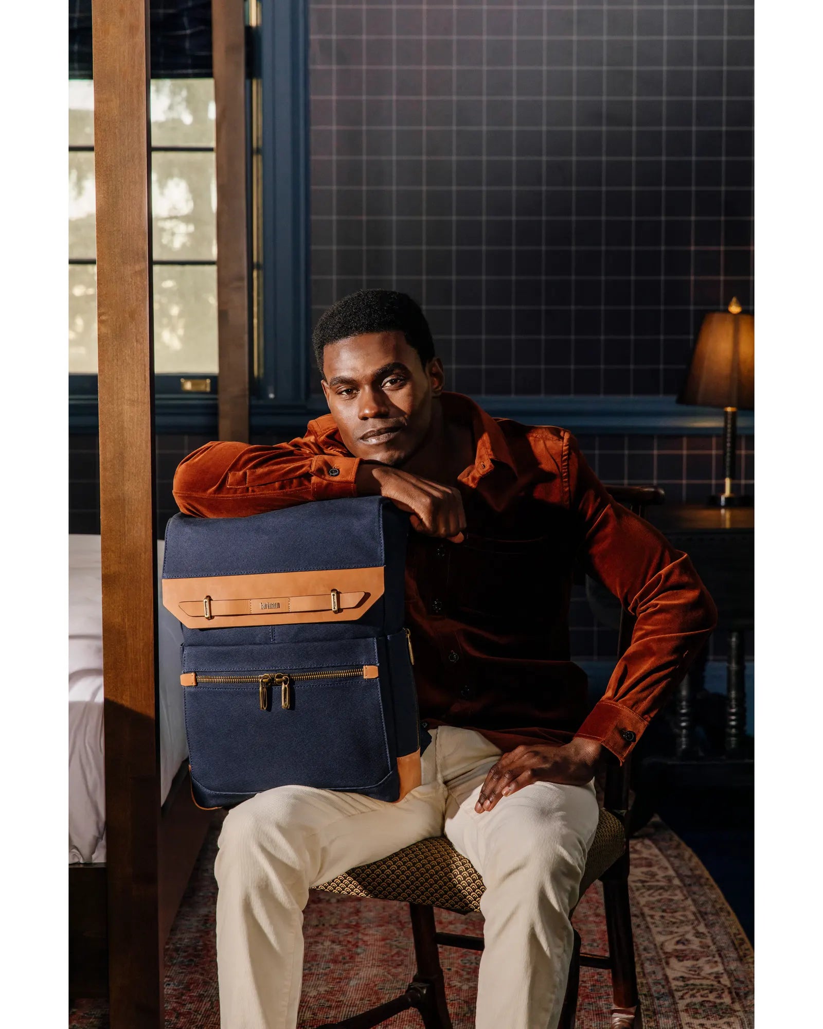 Custom cotton-twill leather backpack with tech pocket - 10