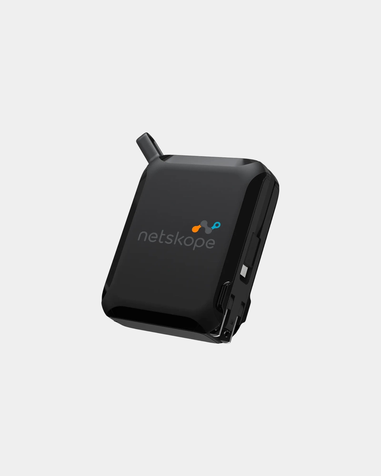 Custom 65W laptop power bank with MagSafe charging - 1