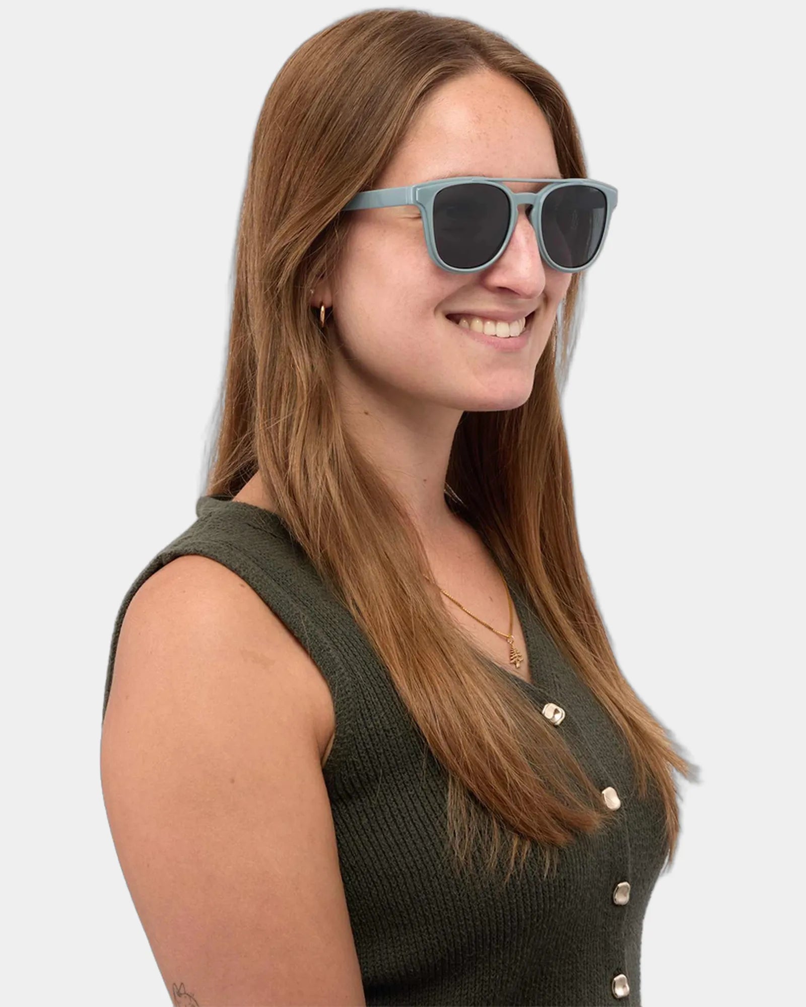 Custom recycled brow bar sunglasses with UV400 lenses - Gray (Gy)