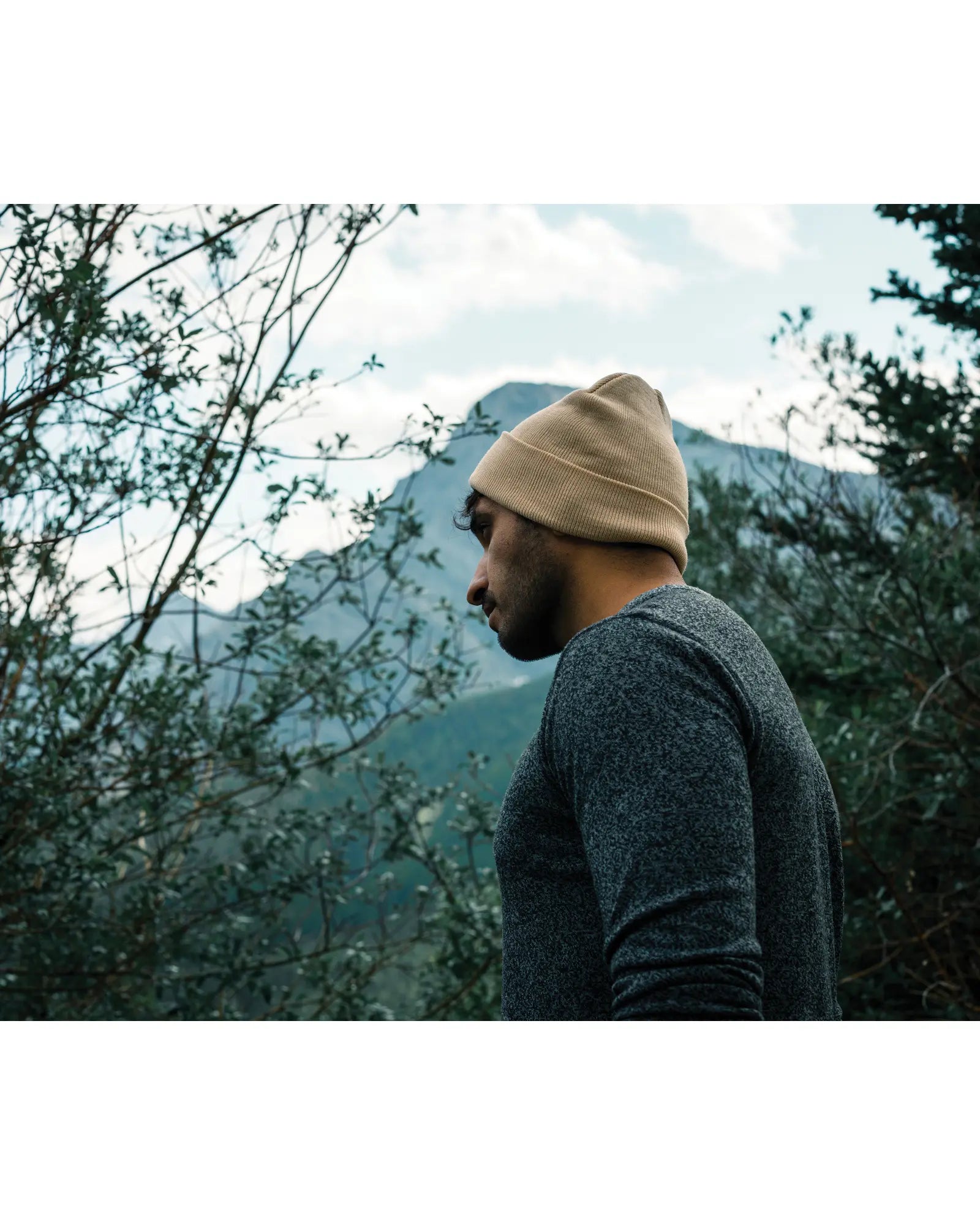 Custom Polylana AWARE fold-over beanie for teams - 11