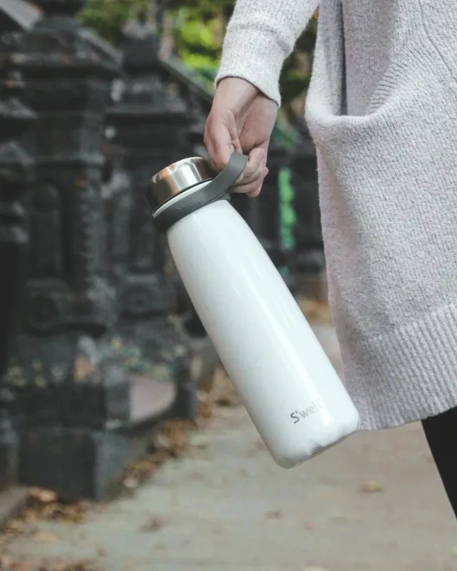 Custom insulated stainless steel 40-oz water bottle - 9