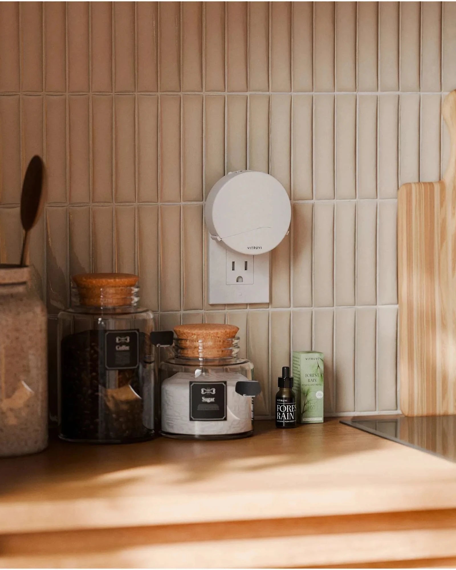 Custom plug-in wall diffuser with oil bundle set - 12