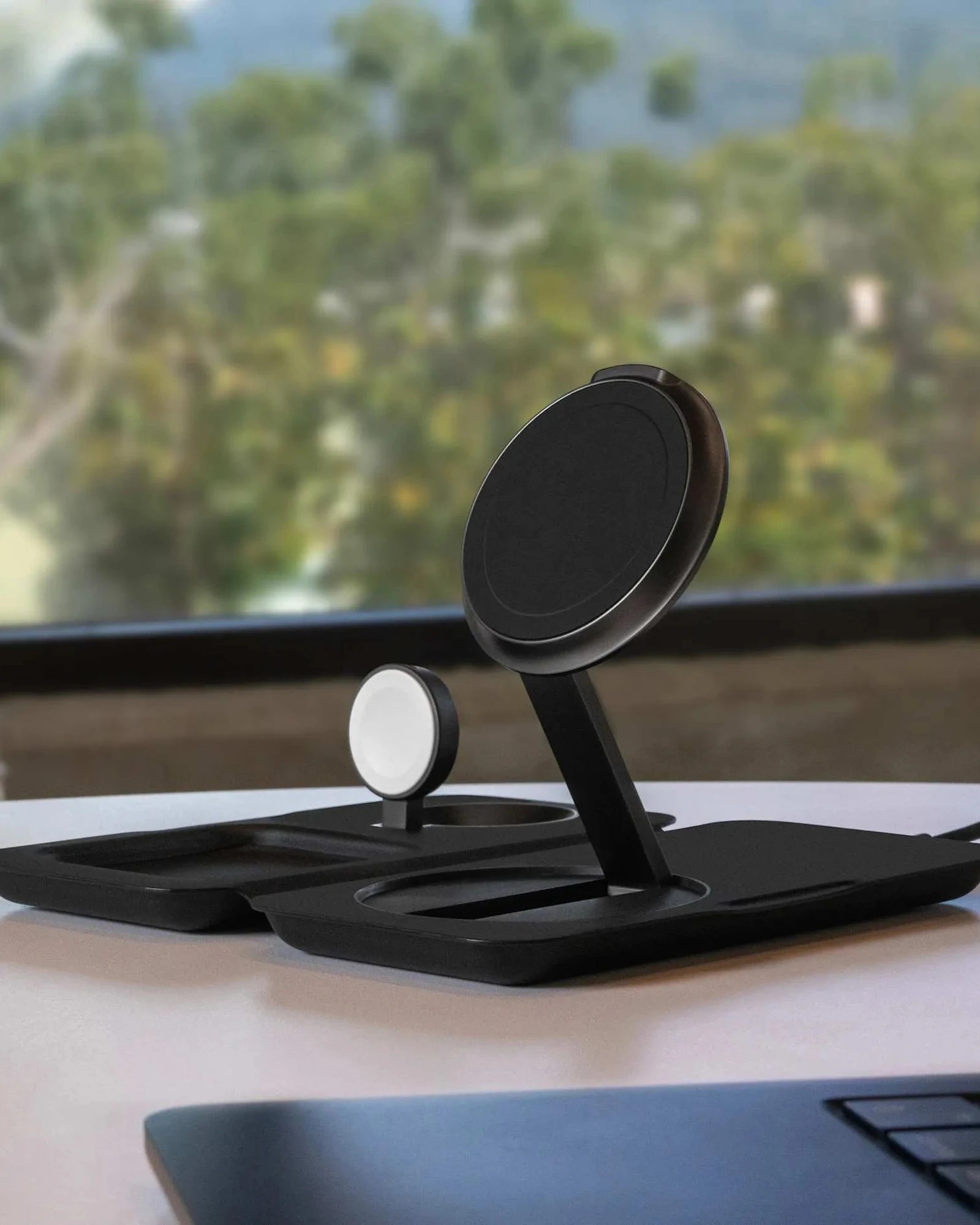 Custom foldable 3-in-1 wireless charger for Apple - 13