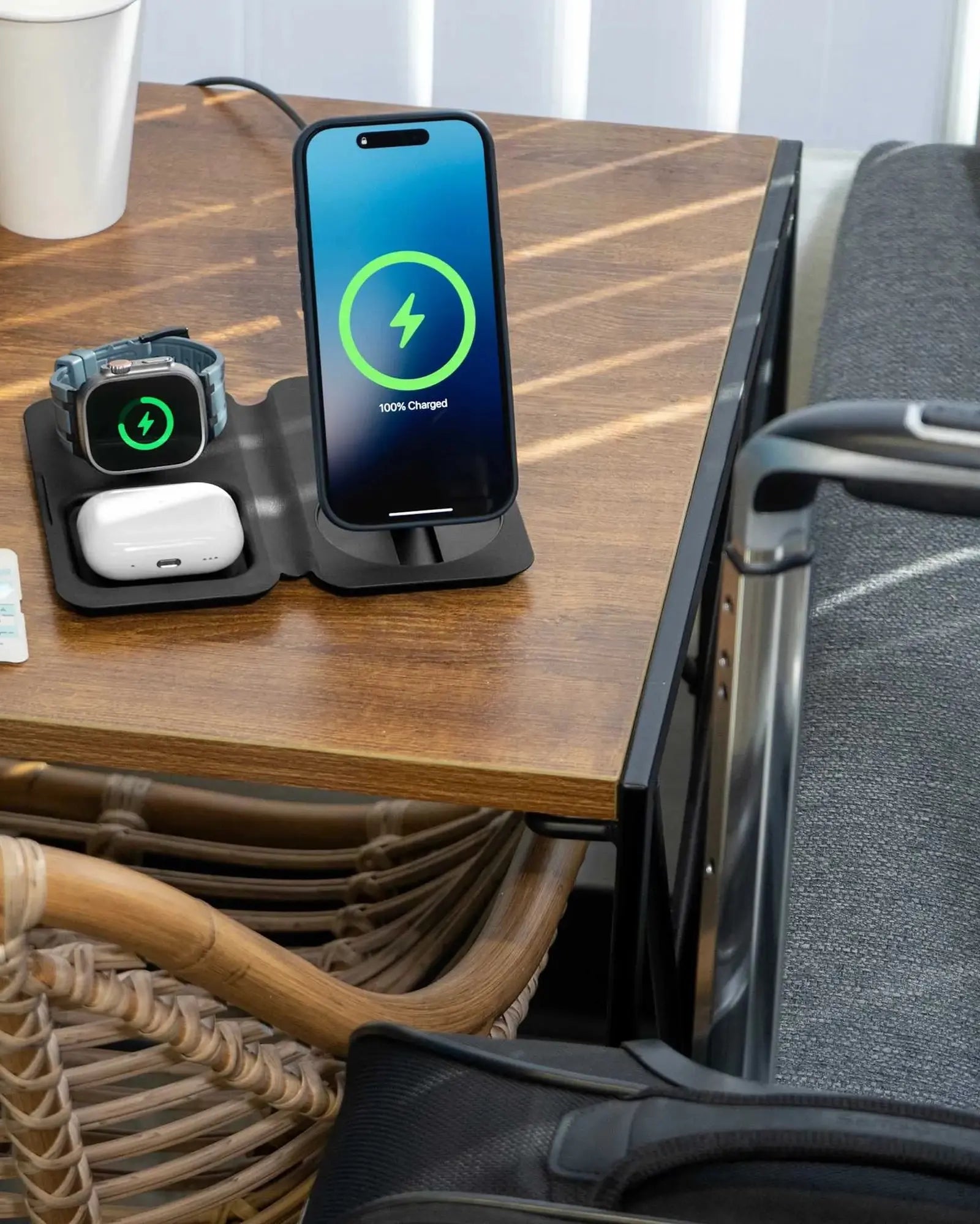 Custom foldable 3-in-1 wireless charger for Apple - 14