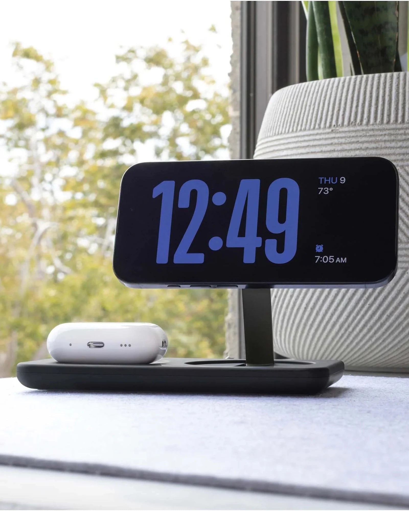 Custom recycled aluminum 25W wireless charging stand - 17