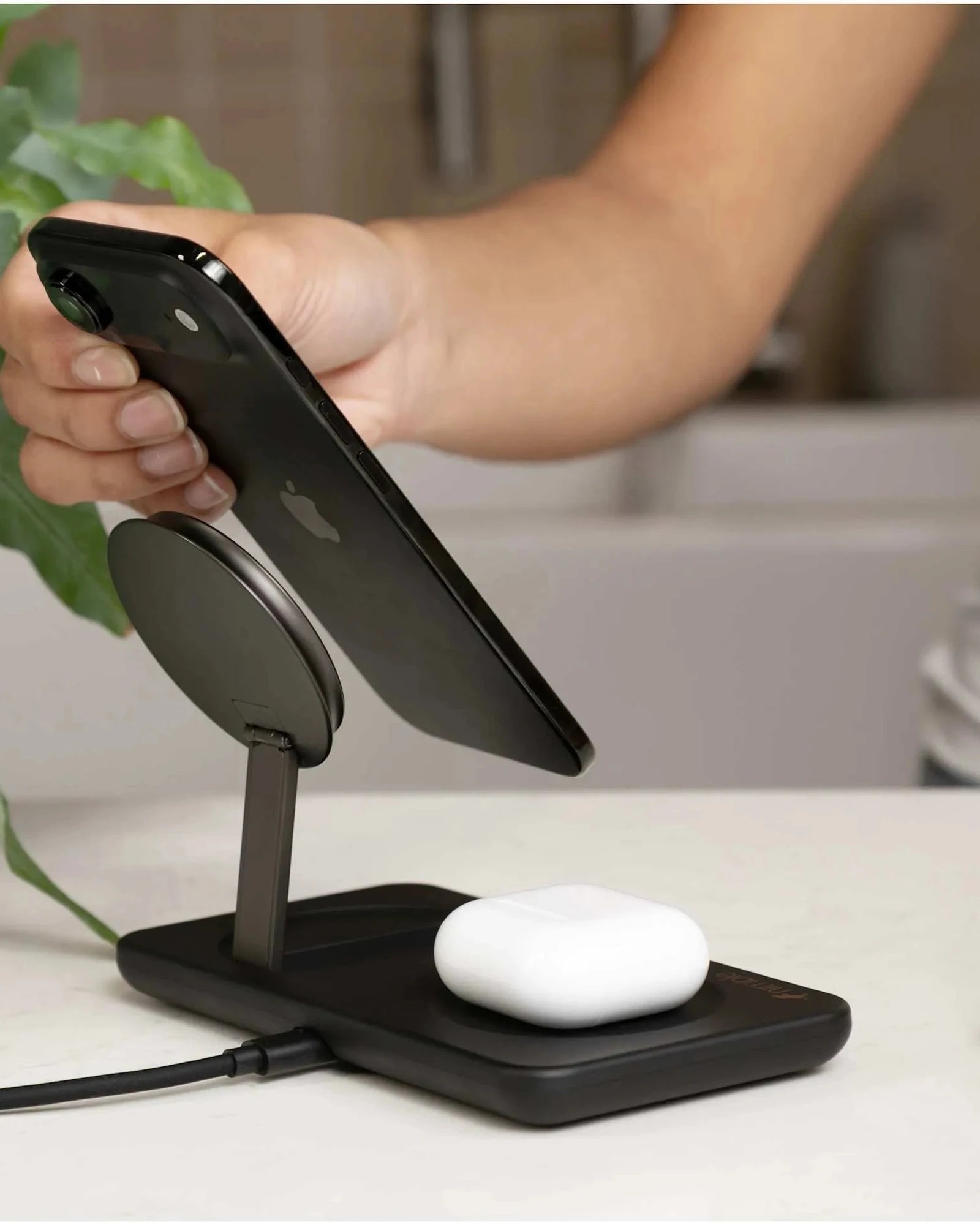 Custom recycled aluminum 25W wireless charging stand - 14