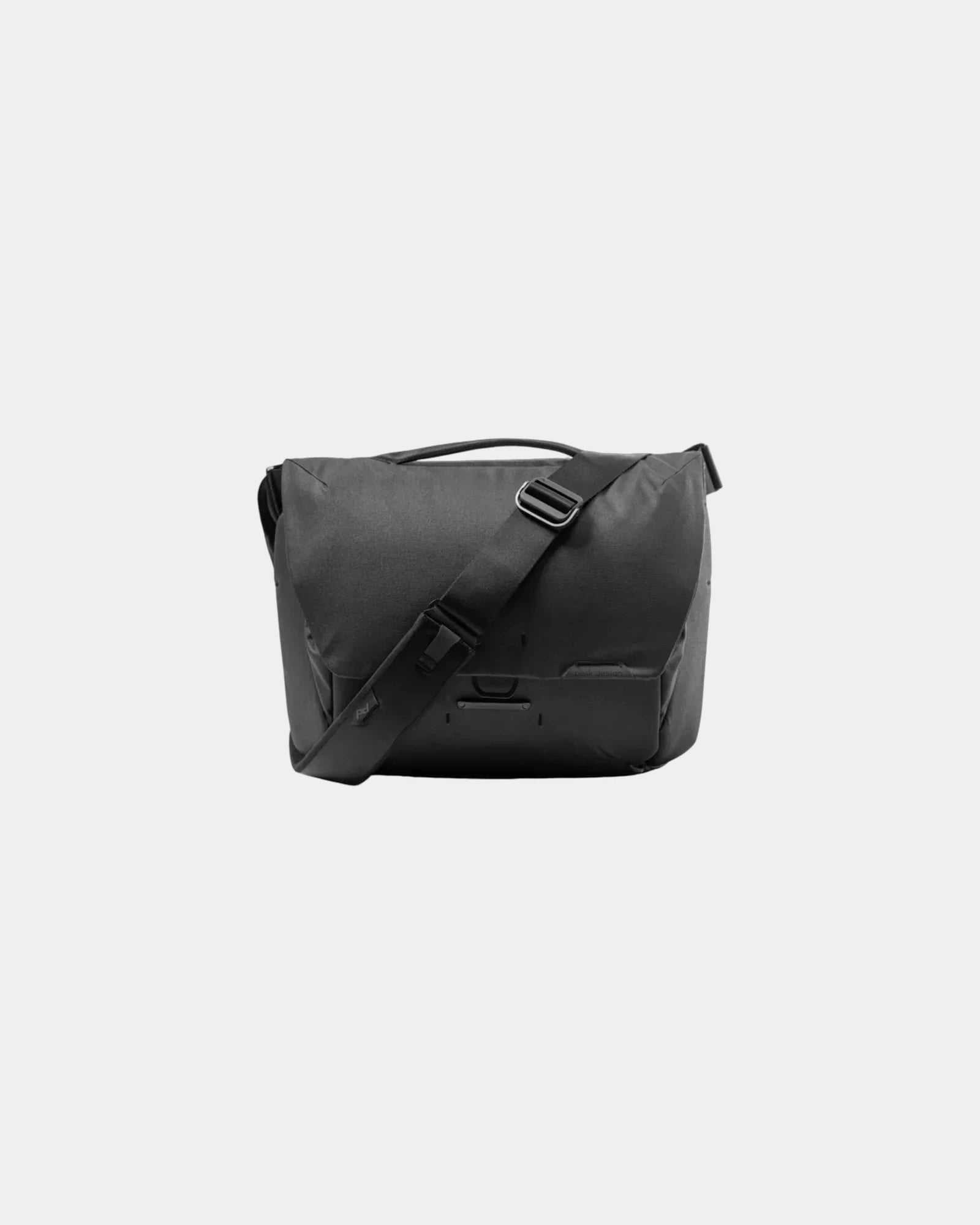 Custom recycled 13L messenger bag with MagLatch closure - Black