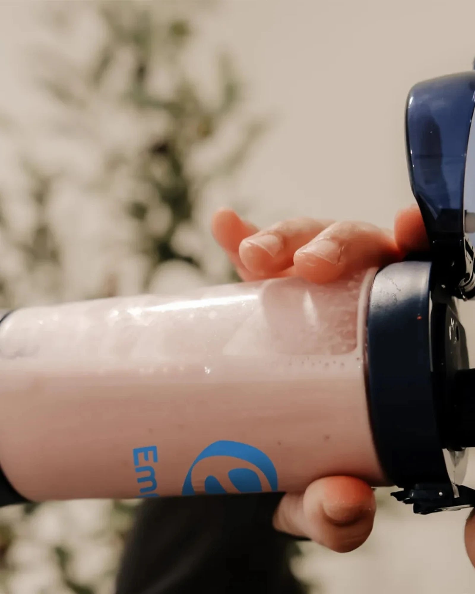 Custom rechargeable portable blender 17 oz cordless - 10